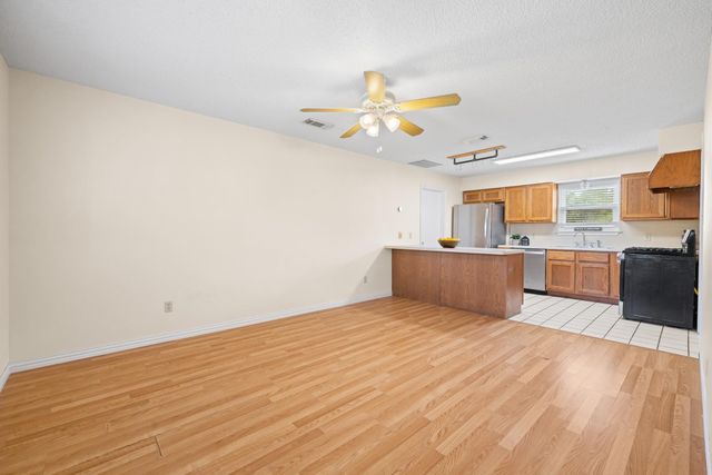 1471 County Road A, Lexington, TX 78947