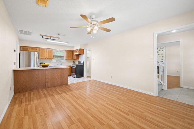 1471 County Road A, Lexington, TX 78947