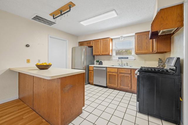 1471 County Road A, Lexington, TX 78947