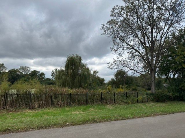 6764 W Creekside Drive, Long Grove, IL 60047