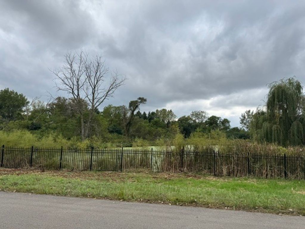 6764 W Creekside Drive, Long Grove, IL 60047