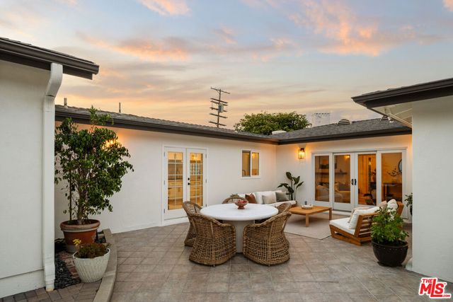 6364 W 77th Street, Los Angeles, CA 90045