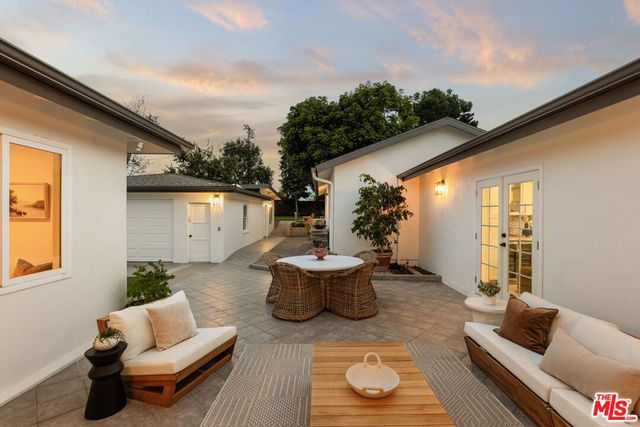 6364 W 77th Street, Los Angeles, CA 90045