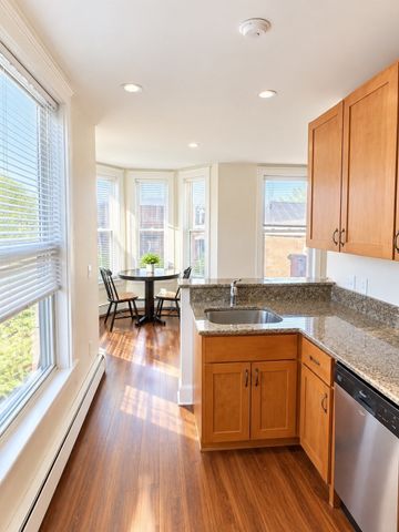 205 Cabot 7, Beverly, MA 01915