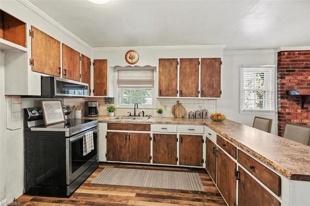 4240 Compton Drive, Winston-salem, NC 27107