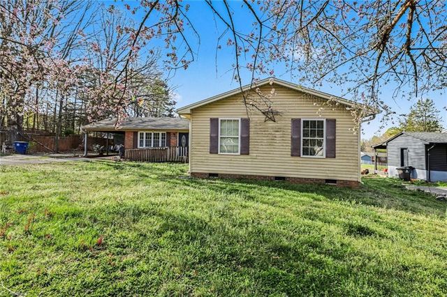 4240 Compton Drive, Winston-salem, NC 27107