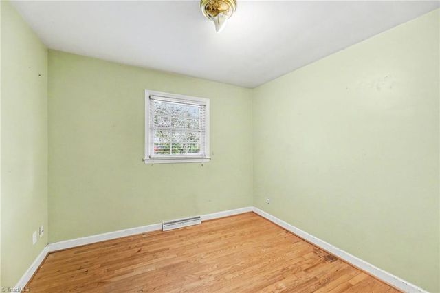 4240 Compton Drive, Winston-salem, NC 27107