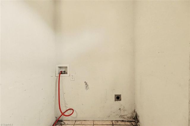 4240 Compton Drive, Winston-salem, NC 27107