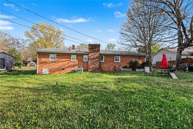 4240 Compton Drive, Winston-salem, NC 27107