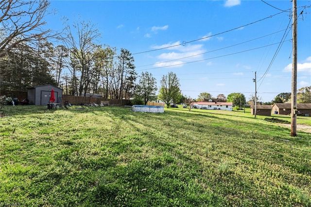 4240 Compton Drive, Winston-salem, NC 27107