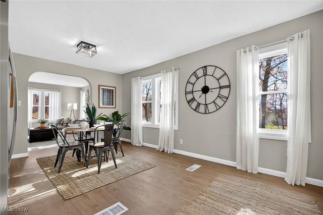 128 N Canfield Niles Road, Austintown, OH 44515