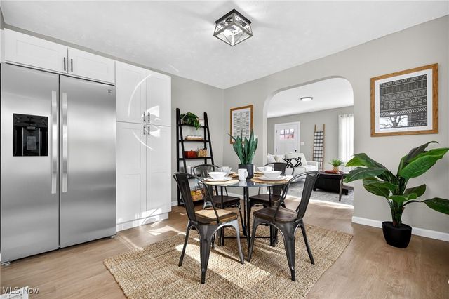 128 N Canfield Niles Road, Austintown, OH 44515