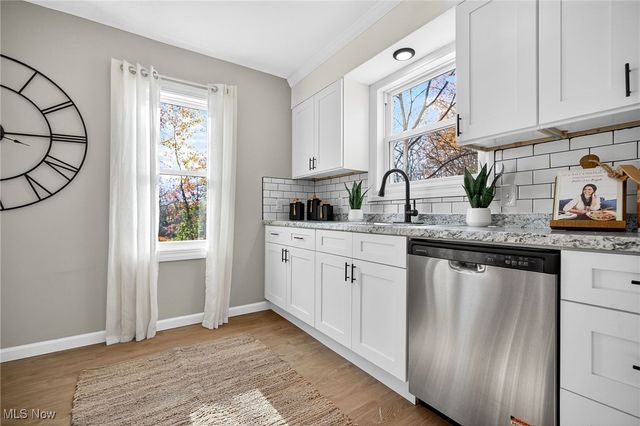 128 N Canfield Niles Road, Austintown, OH 44515