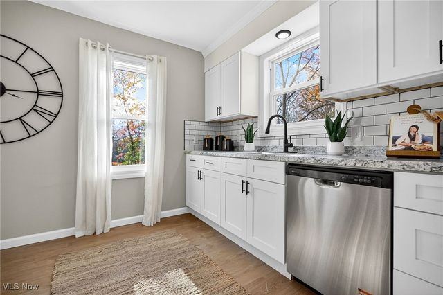 128 N Canfield Niles Road, Austintown, OH 44515