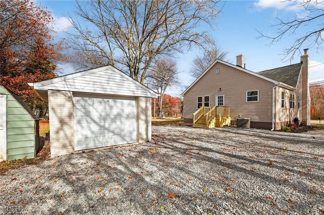 128 N Canfield Niles Road, Austintown, OH 44515