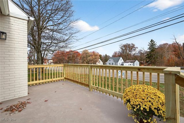 128 N Canfield Niles Road, Austintown, OH 44515