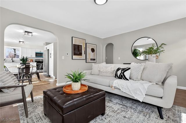 128 N Canfield Niles Road, Austintown, OH 44515