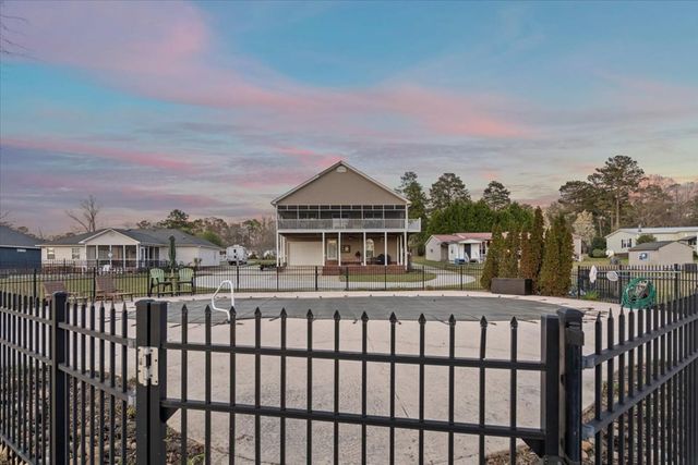 1190 Mill Creek Drive, Manning, SC 29102