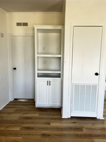 219 Blinkin Avenue, Crosby, TX 77532