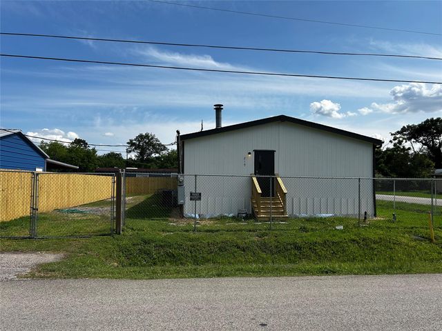 219 Blinkin Avenue, Crosby, TX 77532