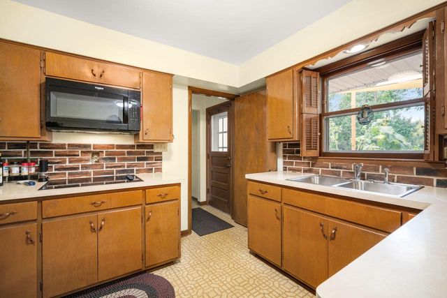 4528 63rd AVENUE, Kenosha, WI 53144