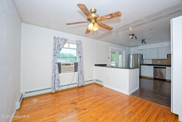 35 Zelenke Drive, North Greenbush, NY 12198