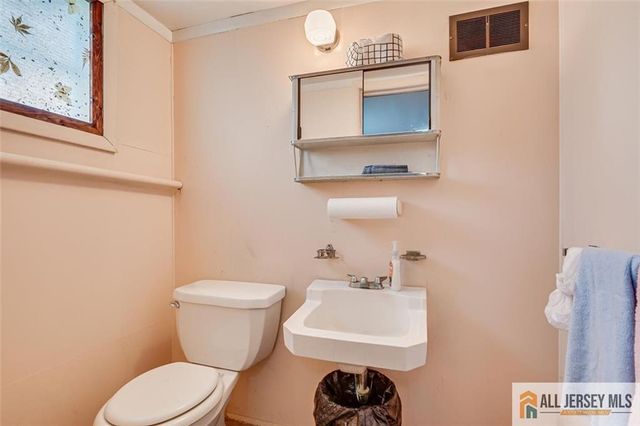 66 Preston Road, Colonia, NJ 07067