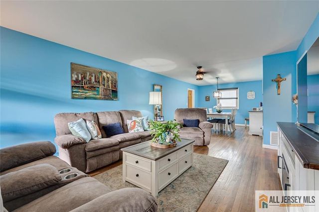 66 Preston Road, Colonia, NJ 07067