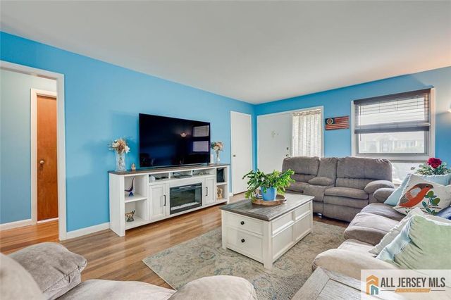 66 Preston Road, Colonia, NJ 07067