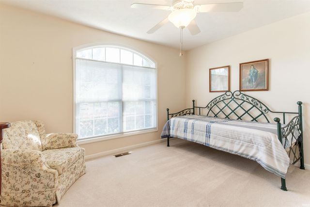 10940 Ridgeview Drive, Evansville, IN 47712