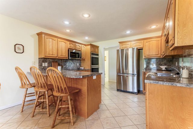 10940 Ridgeview Drive, Evansville, IN 47712