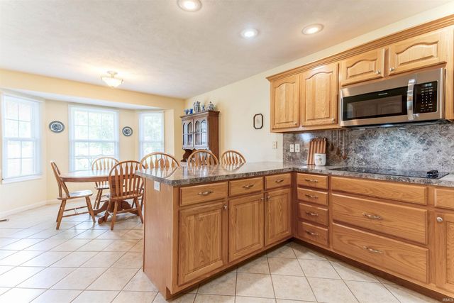 10940 Ridgeview Drive, Evansville, IN 47712