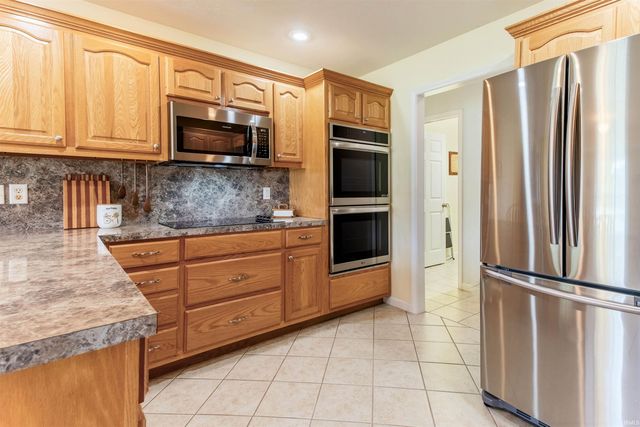 10940 Ridgeview Drive, Evansville, IN 47712