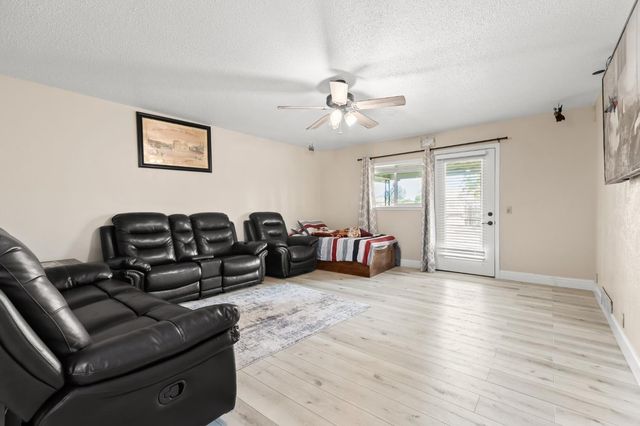 1512 N Brawley, Fresno, CA 93722