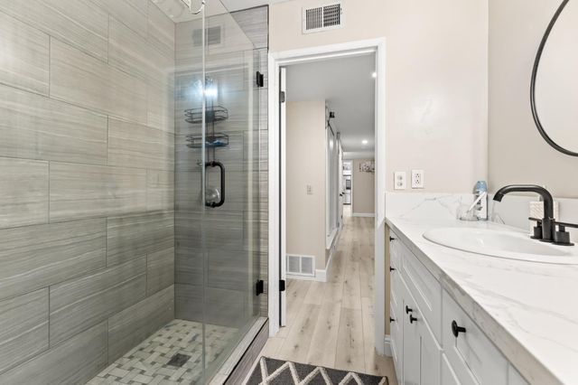 1512 N Brawley, Fresno, CA 93722