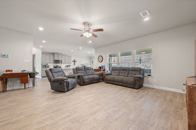 708 Golden Gate Park Road, Alvarado, TX 76009