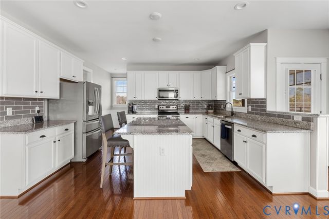 13335 Farm View Dr, Ashland, VA 23005