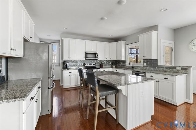 13335 Farm View Dr, Ashland, VA 23005