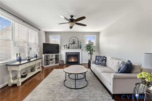 13335 Farm View Dr, Ashland, VA 23005