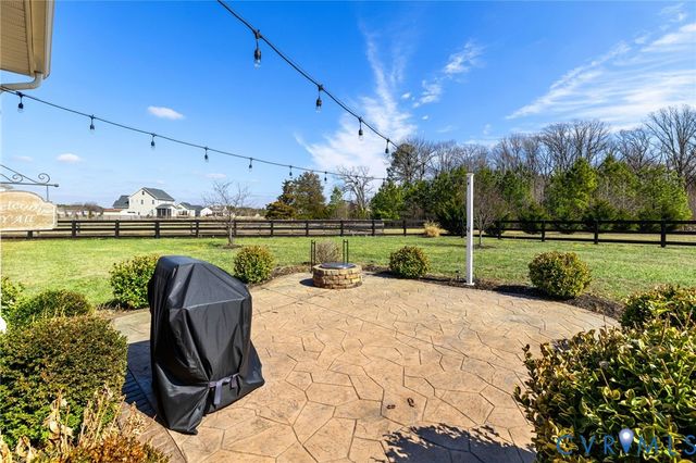 13335 Farm View Dr, Ashland, VA 23005