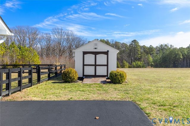 13335 Farm View Dr, Ashland, VA 23005