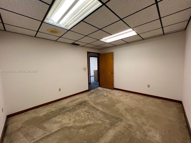 1671 W 38th Pl 1406, Hialeah, FL 33012