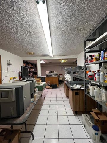 1671 W 38th Pl 1406, Hialeah, FL 33012