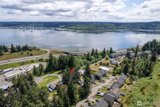 1641 Bayview Drive W, Bremerton, WA 98312