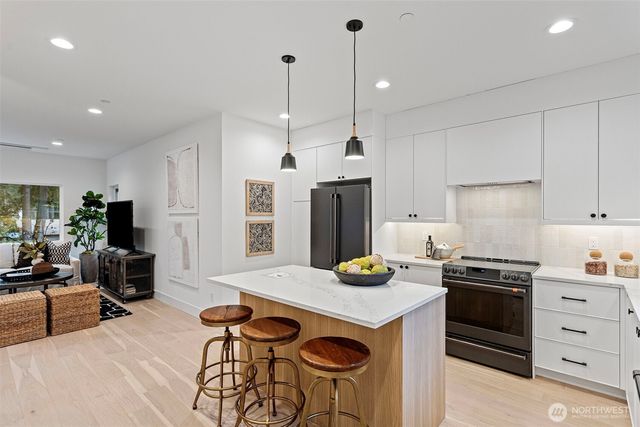 11220 115th Place NE, Kirkland, WA 98033