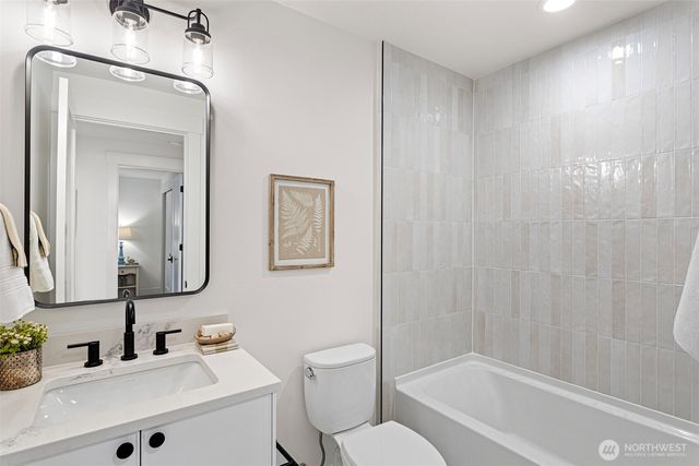 11220 115th Place NE, Kirkland, WA 98033