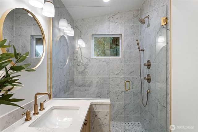 11220 115th Place NE, Kirkland, WA 98033