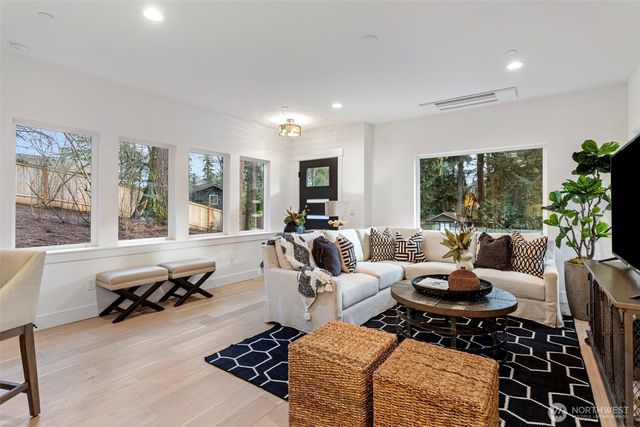 11220 115th Place NE, Kirkland, WA 98033