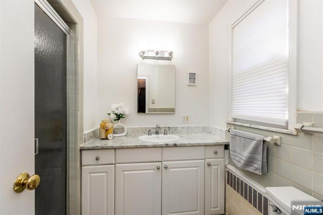 24 Hutton Avenue 35, West Orange, NJ 07052