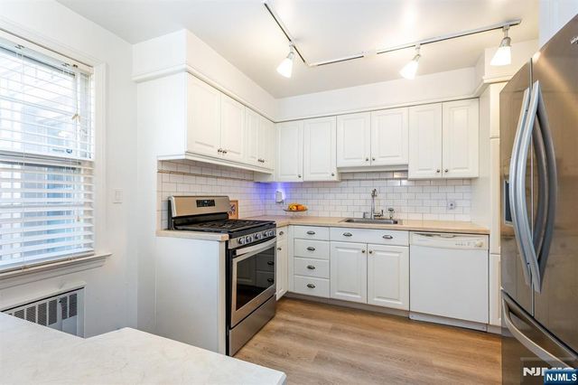 24 Hutton Avenue 35, West Orange, NJ 07052